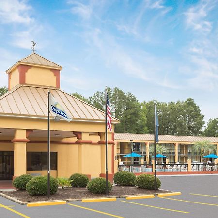 Days Inn By Wyndham Orangeburg South Экстерьер фото
