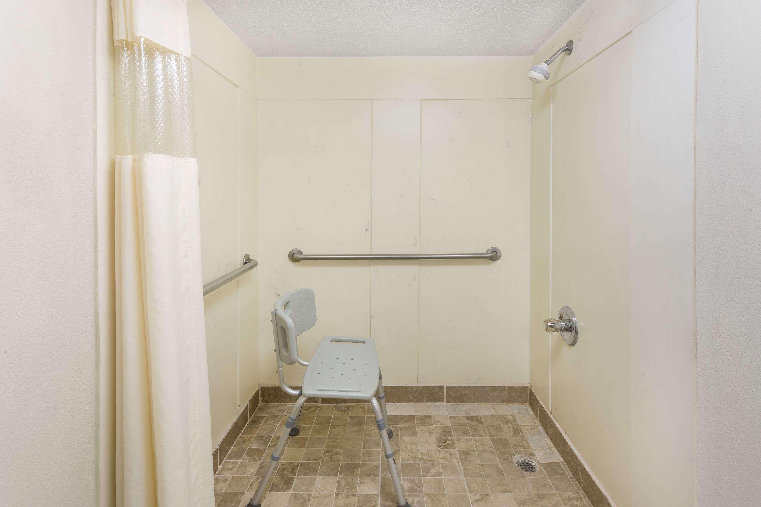 Days Inn By Wyndham Orangeburg South Экстерьер фото