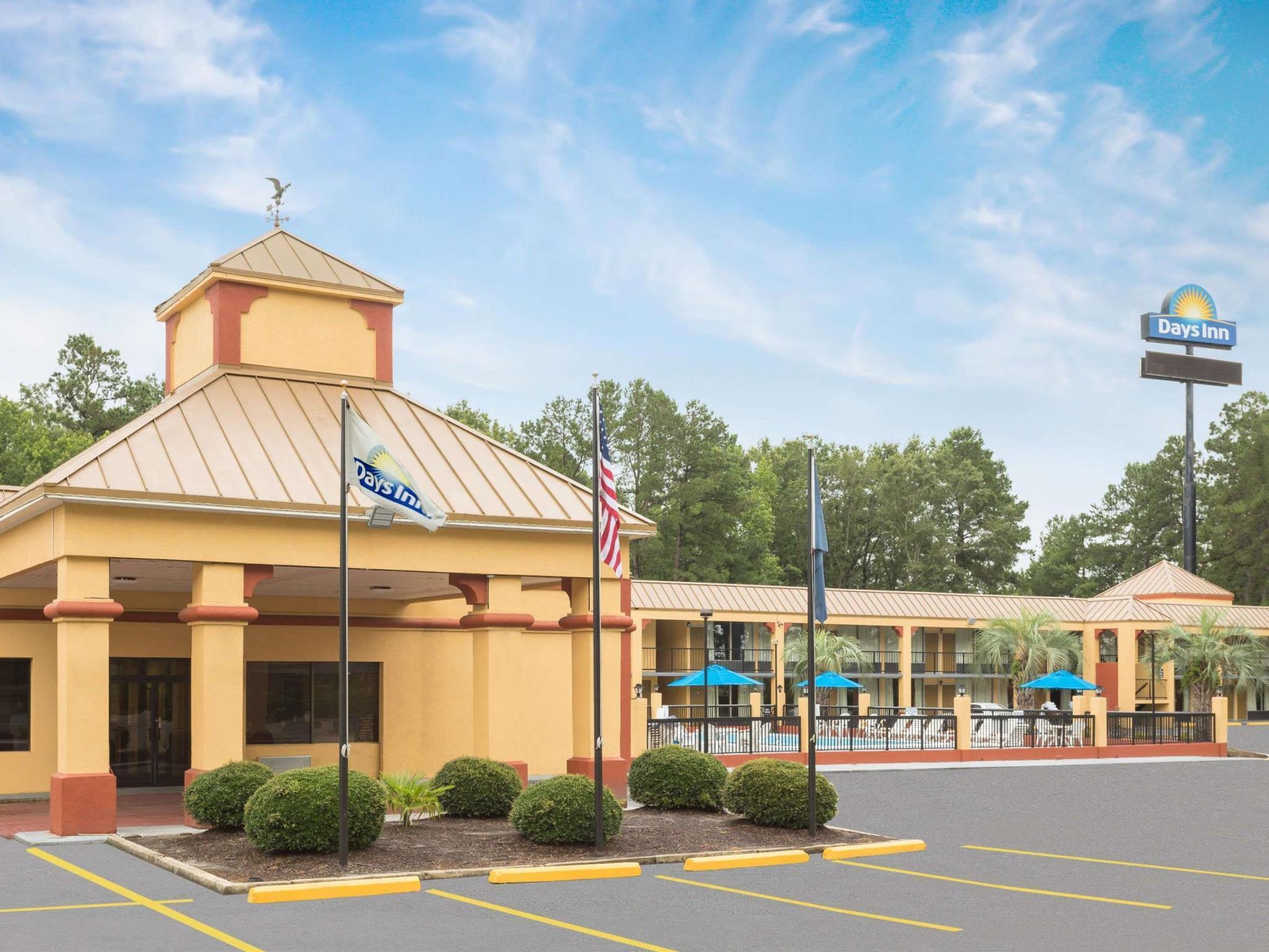 Days Inn By Wyndham Orangeburg South Экстерьер фото