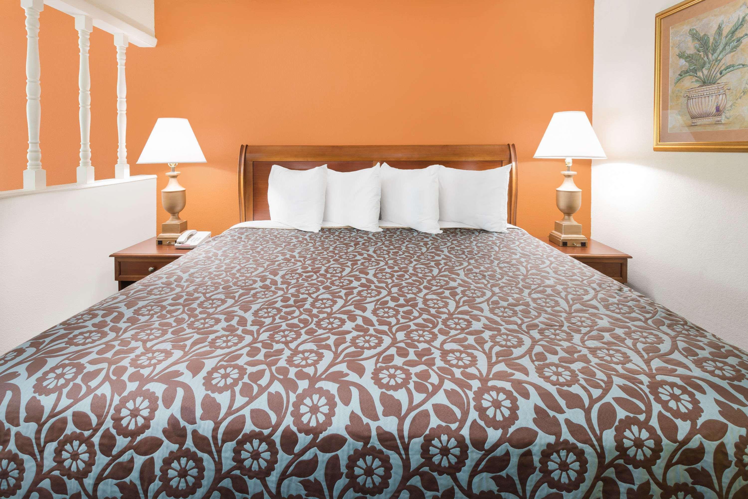 Days Inn By Wyndham Orangeburg South Экстерьер фото