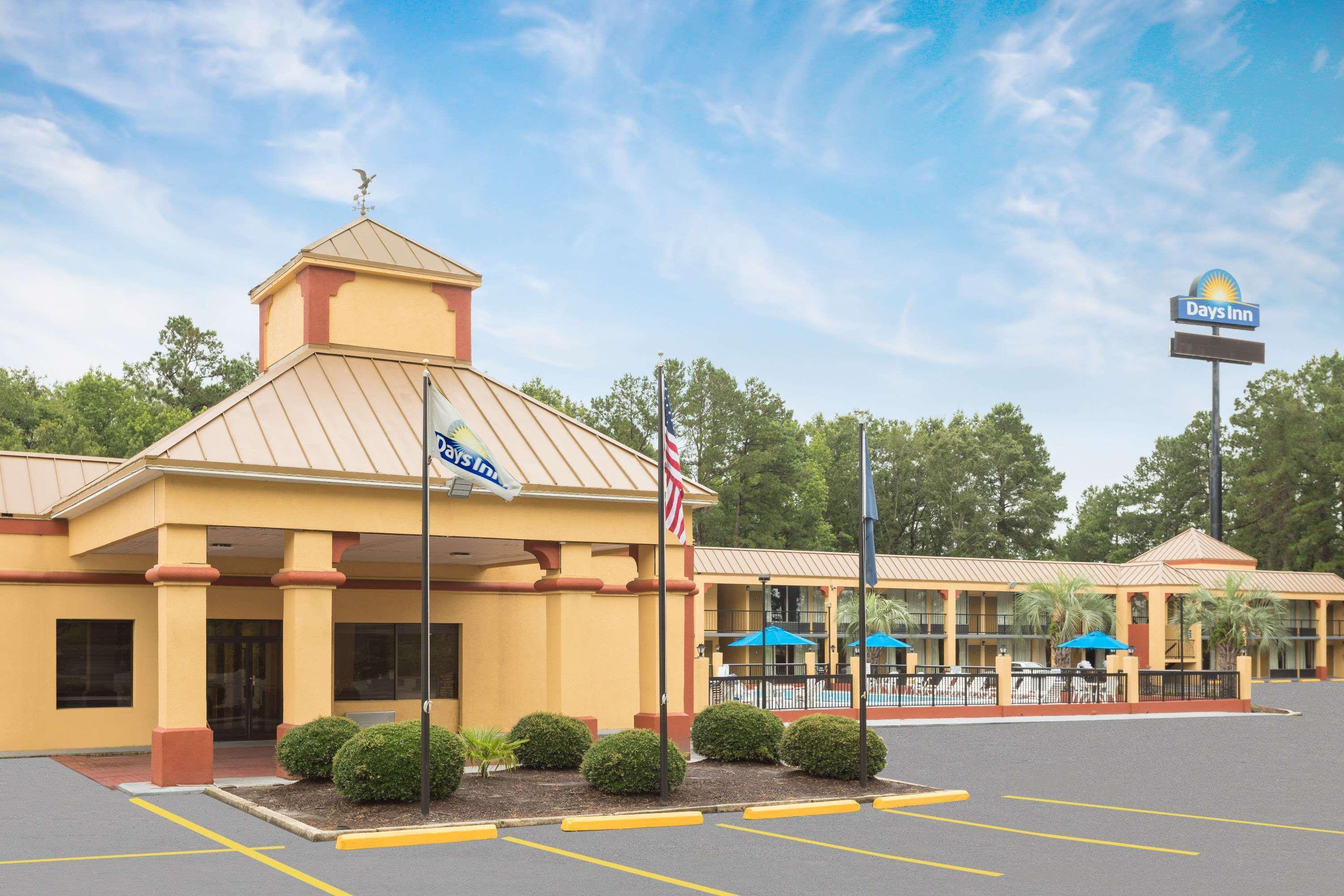 Days Inn By Wyndham Orangeburg South Экстерьер фото