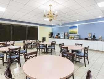 Days Inn By Wyndham Orangeburg South Экстерьер фото